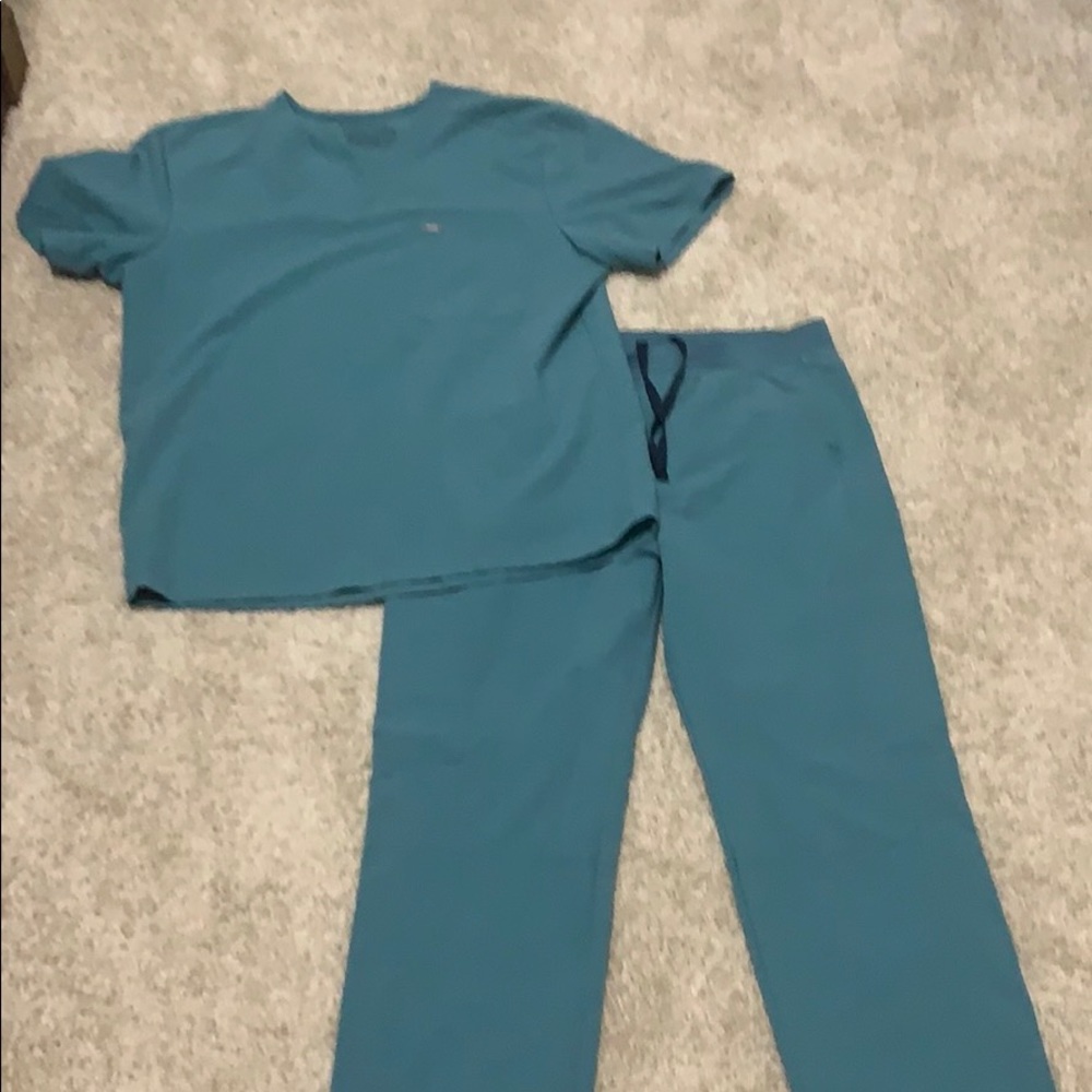 XL men’s figs scrubs